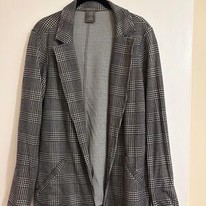 Stylish Black and White Plaid Blazer